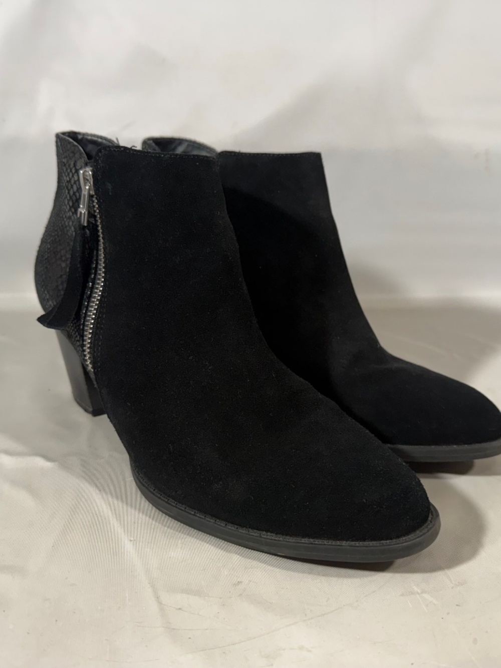Vionic Anne Black Leather Ankle Boots Womens Sz 8.5 Orthotic Side Zip Snake Heel